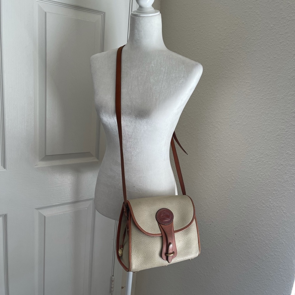 Dooney & bourke Essex crossbody leather bag